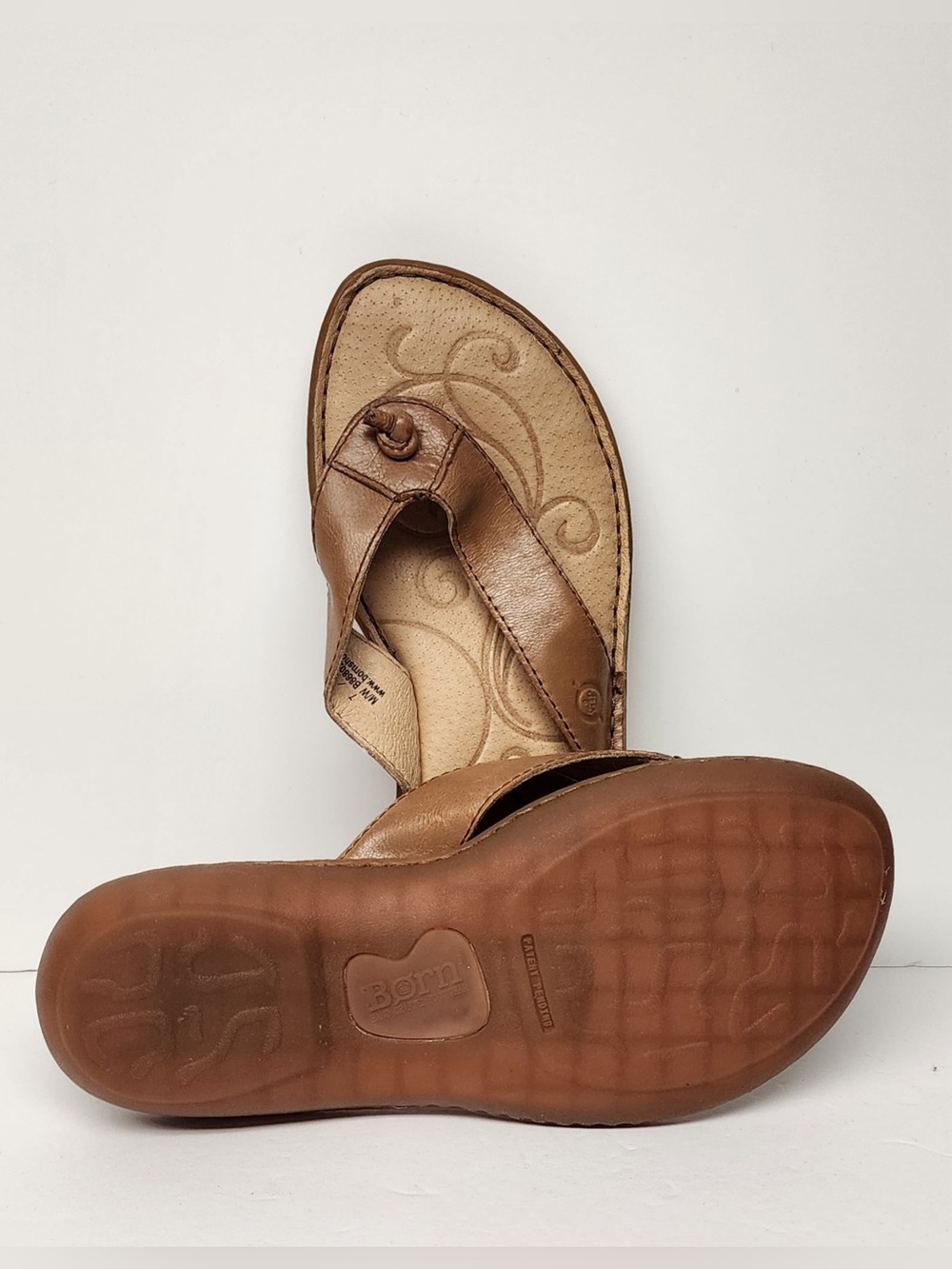 Born Tan Leather Thong Flip Flop Sandals